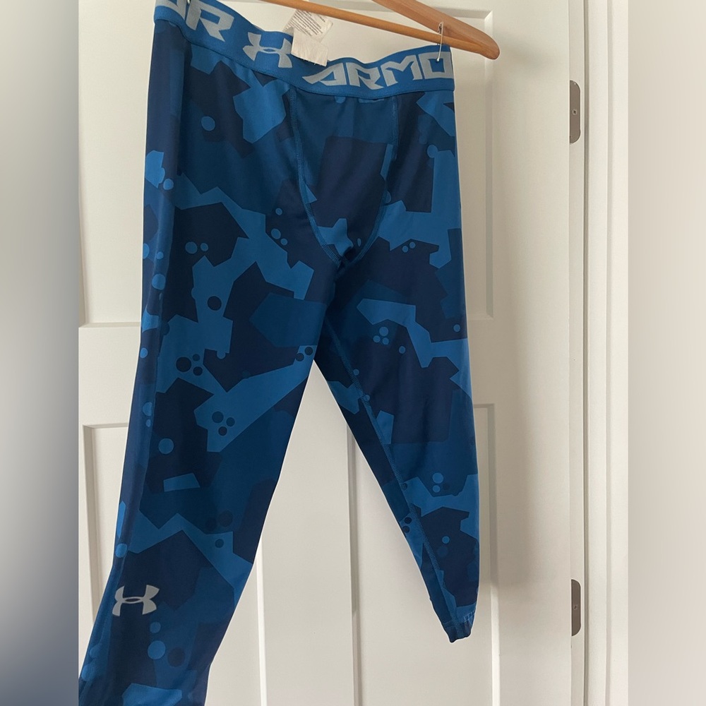 UA men’s Capri leggings Sz Lg like  new condition